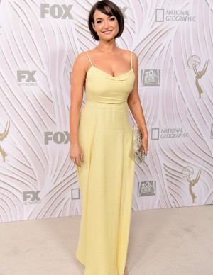 photos Milana Vayntrub