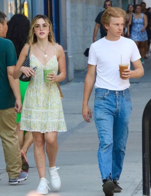 photos Kiernan Shipka