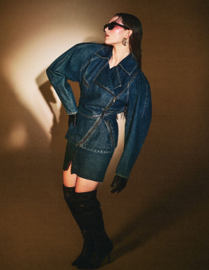 photos Larsen Thompson