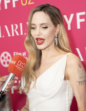 photos Angelina Jolie