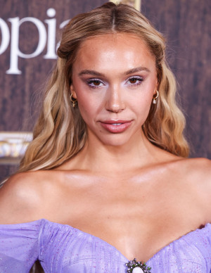 photos Alexis Ren