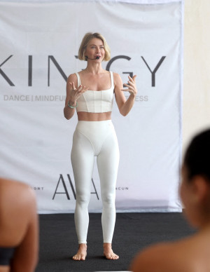 photos Julianne Hough