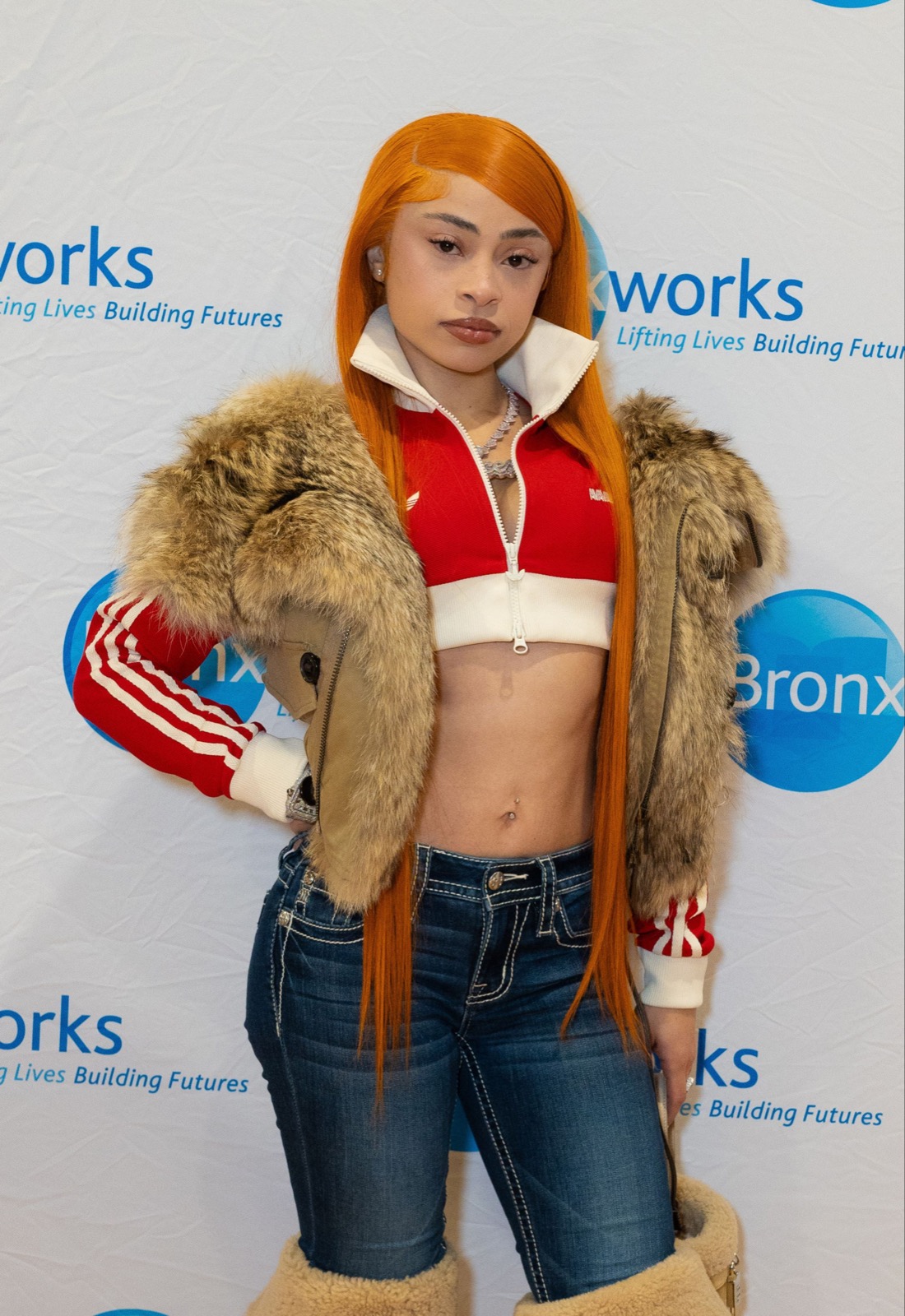 Ice Spice à BronxWorks : Un mélange de glamour et de service communautaire