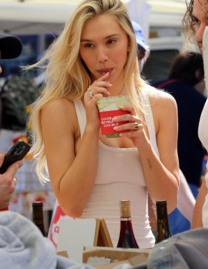 photos Alexis Ren