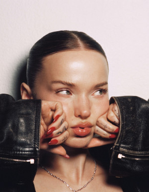 photos Dove Cameron 