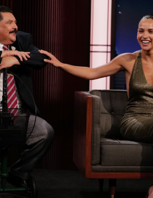 photos Adria Arjona