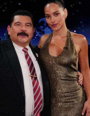 photos Adria Arjona