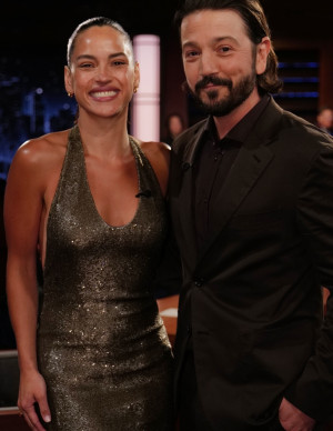 photos Adria Arjona