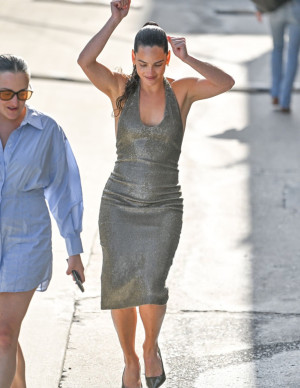 photos Adria Arjona