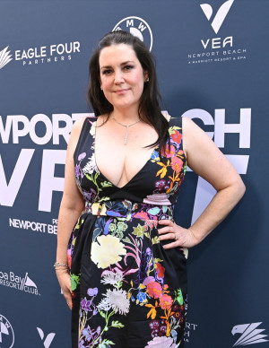 photos Melanie Lynskey