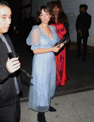 photos Milana Vayntrub