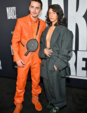 photos Odessa A'zion