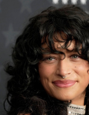 photos Odessa A'zion