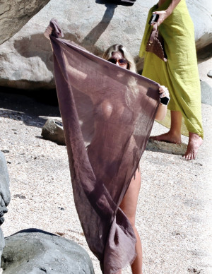 photos Natasha Oakley