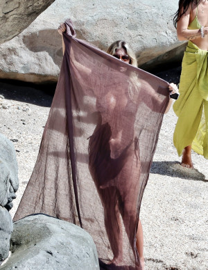 photos Natasha Oakley