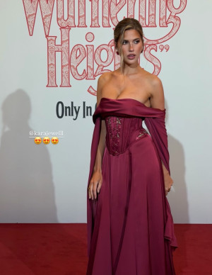 photos Kara del Toro