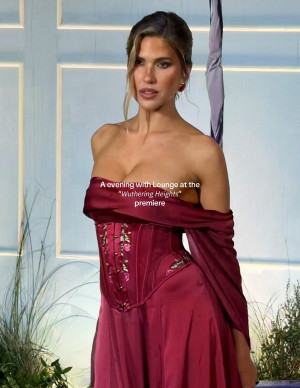 photos Kara del Toro