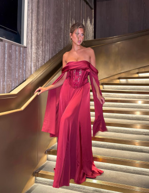 photos Kara del Toro