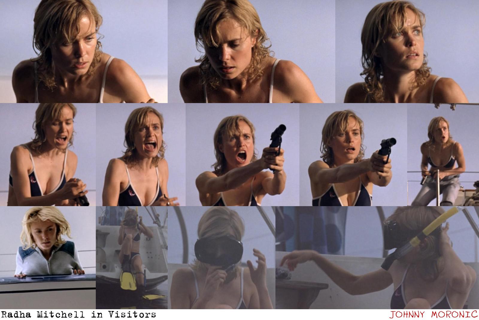 Actrices. r. Radha Mitchell nue. 