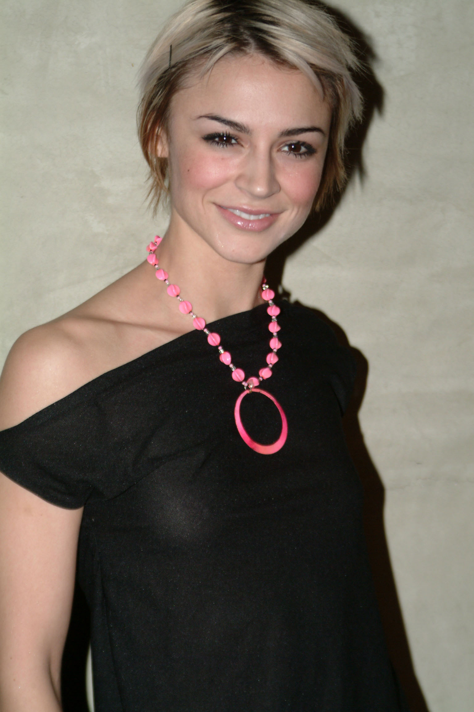 Samaire Armstrong nue. s. HOME. 
